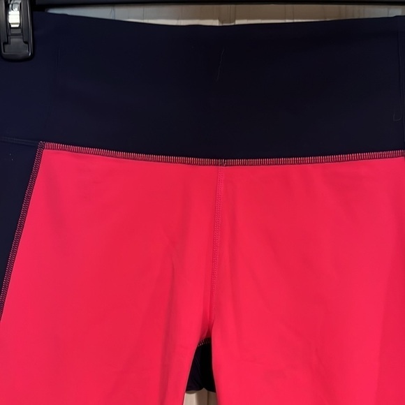 Athleta  COLOR BLOCK CROPPED LEGGING Yoga Pants Size large - Picture 3 of 11